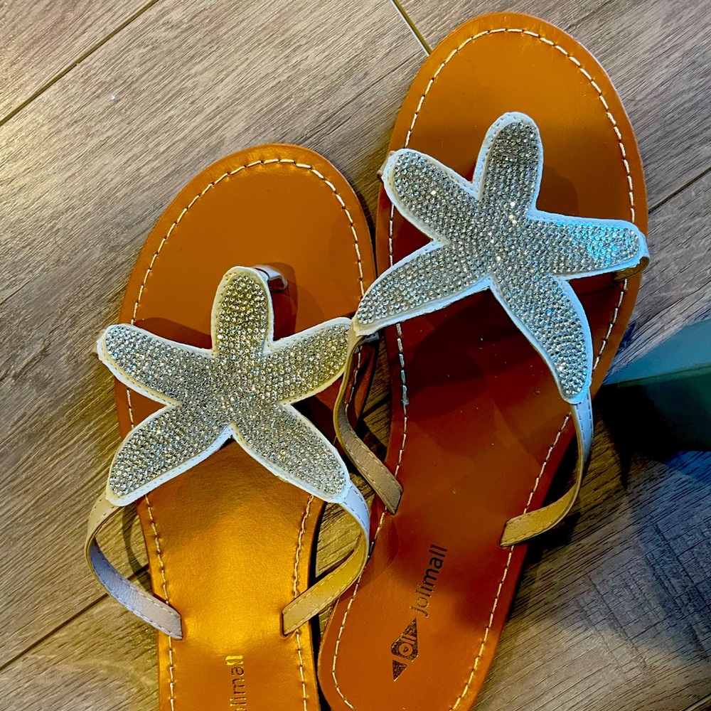 Sandals size 9